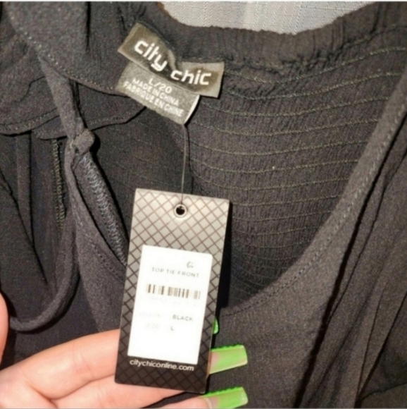 NWT CITY CHIC CROP TOP SIZE large (20) - Picture 2 of 2